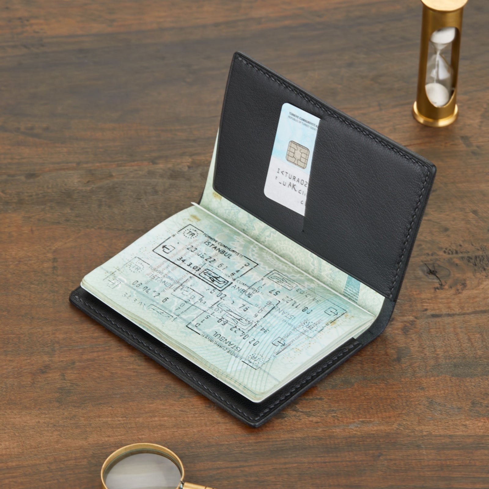 Magnus Deri Pasaport Kılıfı