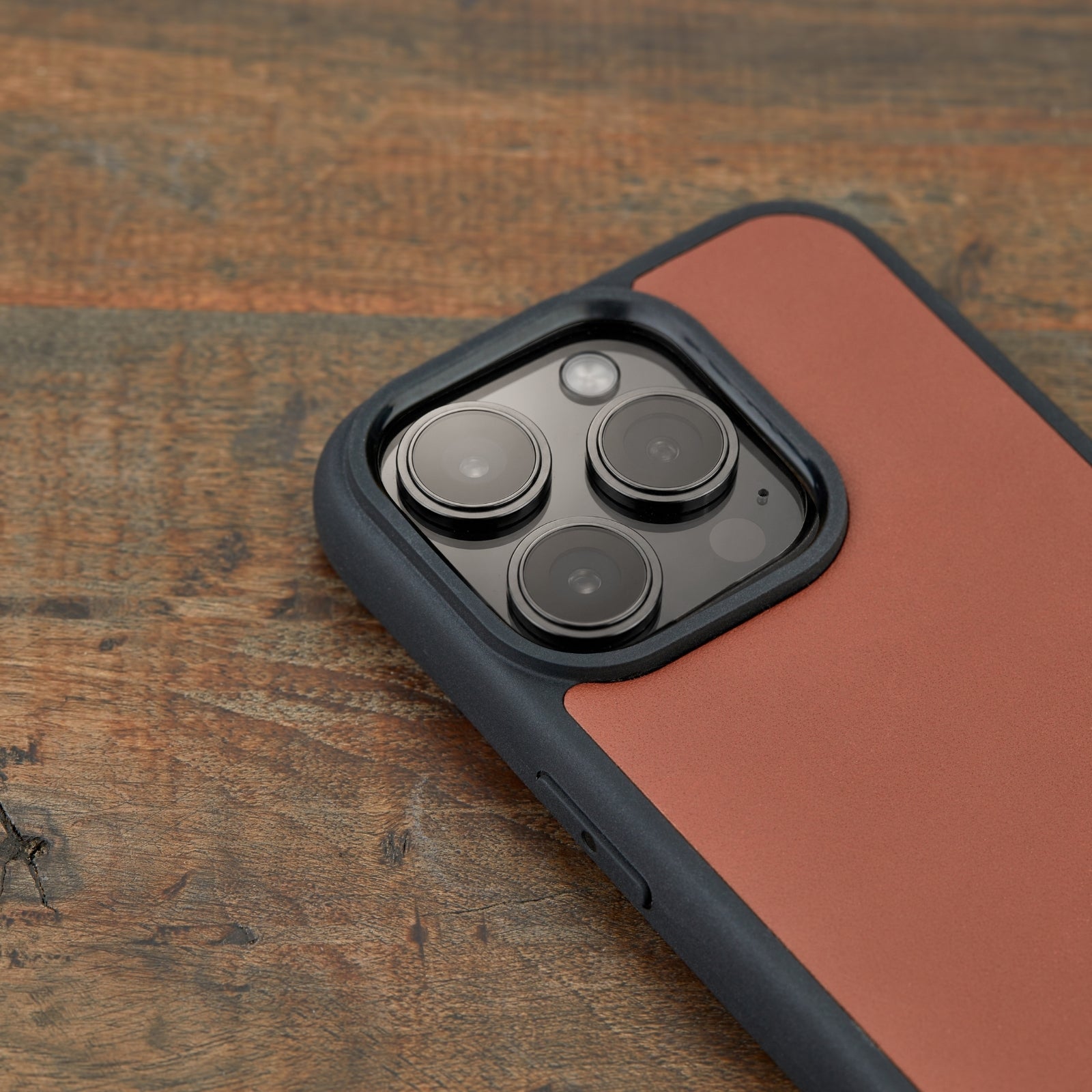 Monte Deri Yüzeyli İphone Kılıfı