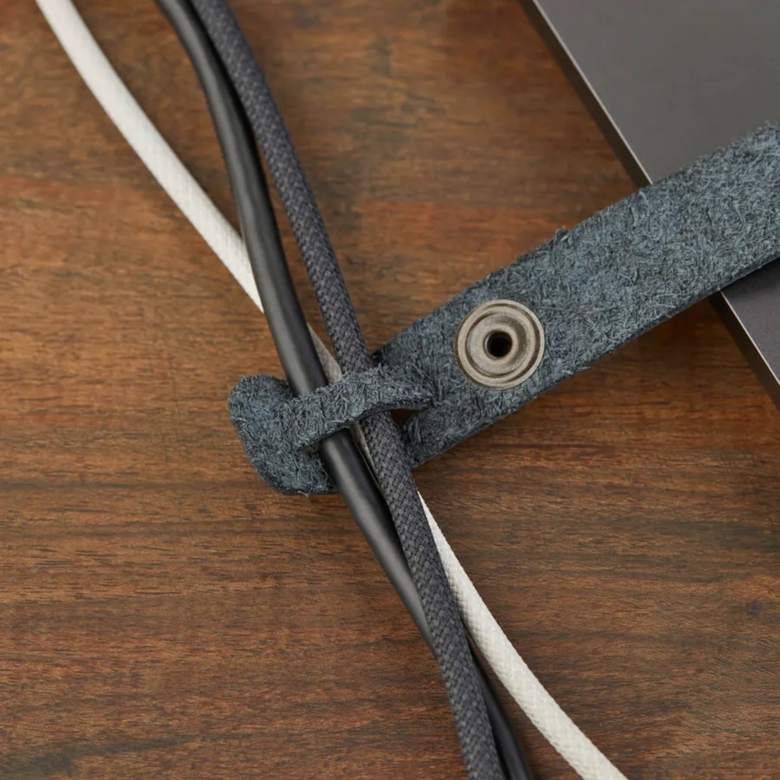 Mount Leather Cable Organizer 10-Pack