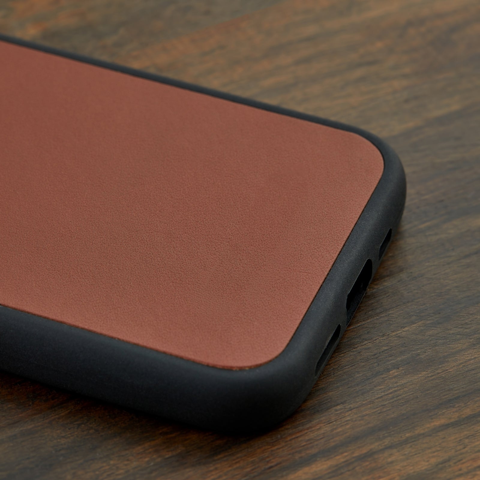 Monte Deri Yüzeyli İphone Kılıfı